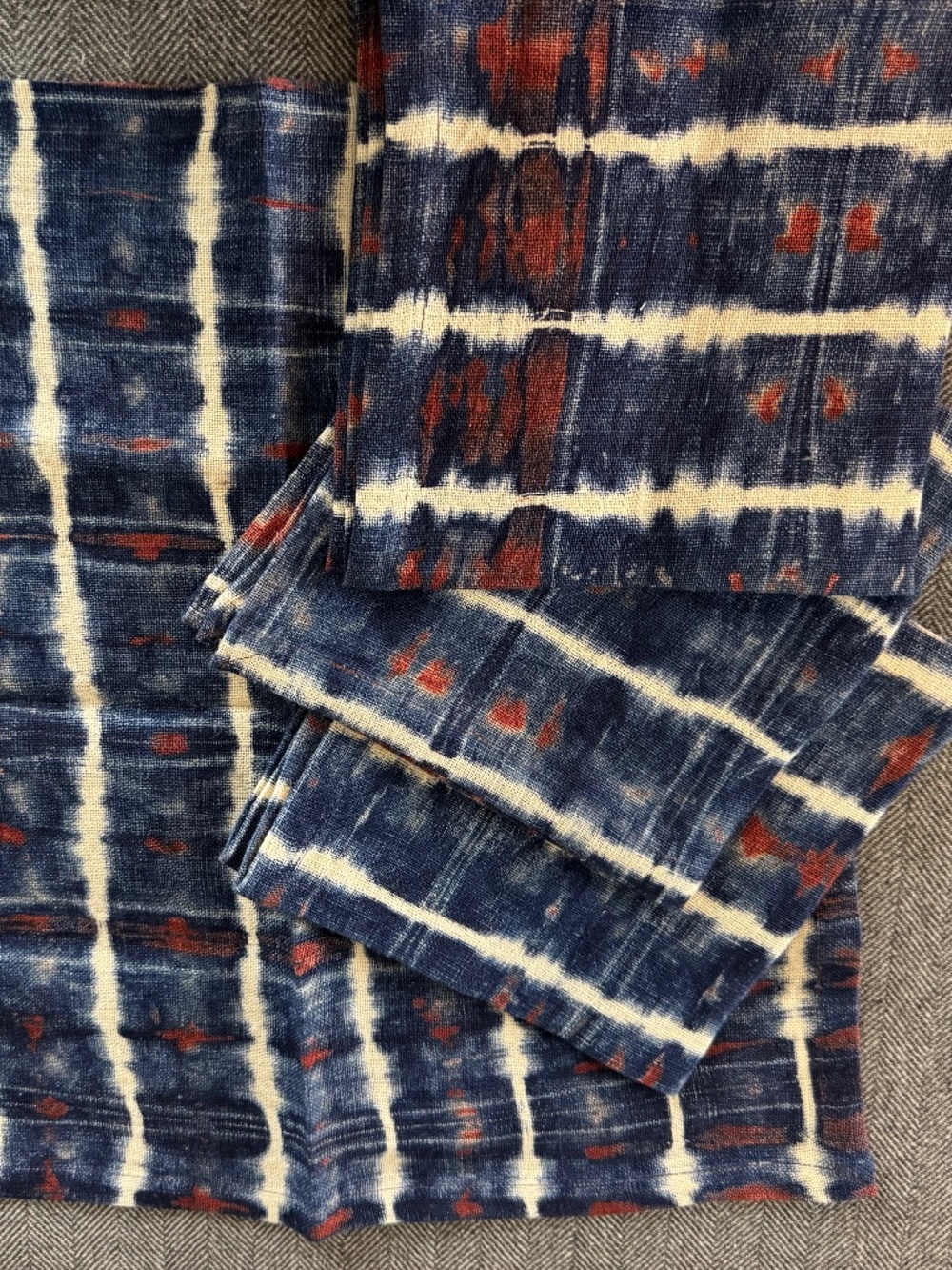 NWOT, ROOST, BEAUTIFUL SHIBORI 100% LINEN NAPKINS IN INDIGO LINES, SET OF 4